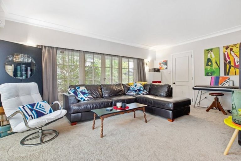 Photo of property in 7 Coulthard Terrace, Opaheke, Papakura, 2113