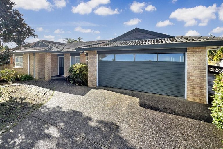 Photo of property in 12 Stewart Gibson Place, Manurewa, Auckland, 2105