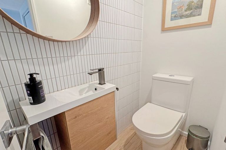 Photo of property in 120 Springfield Road, St Albans, Christchurch, 8014