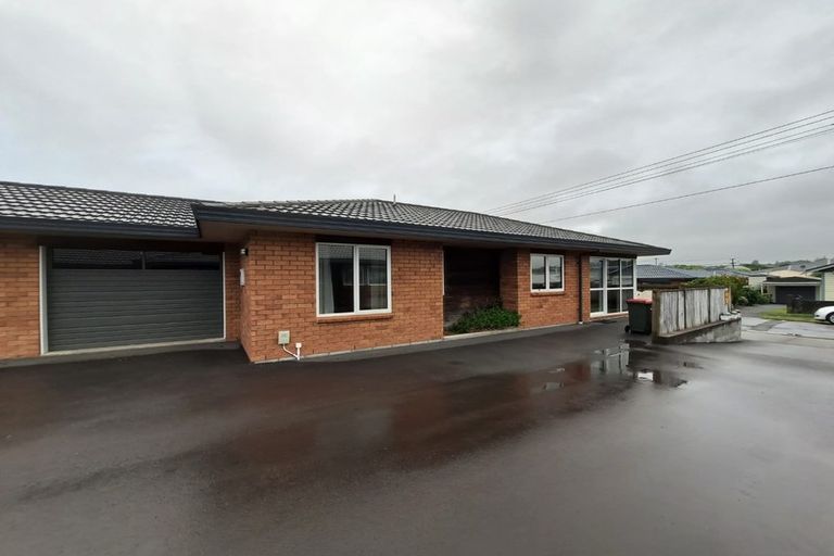 Photo of property in 33 Clemow Road, Fitzroy, New Plymouth, 4312