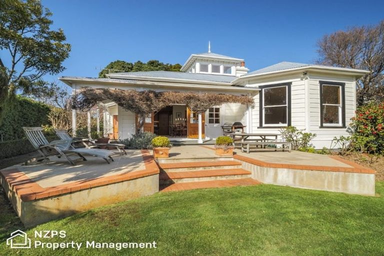 Photo of property in 44 Glendevon Place, Vauxhall, Dunedin, 9013