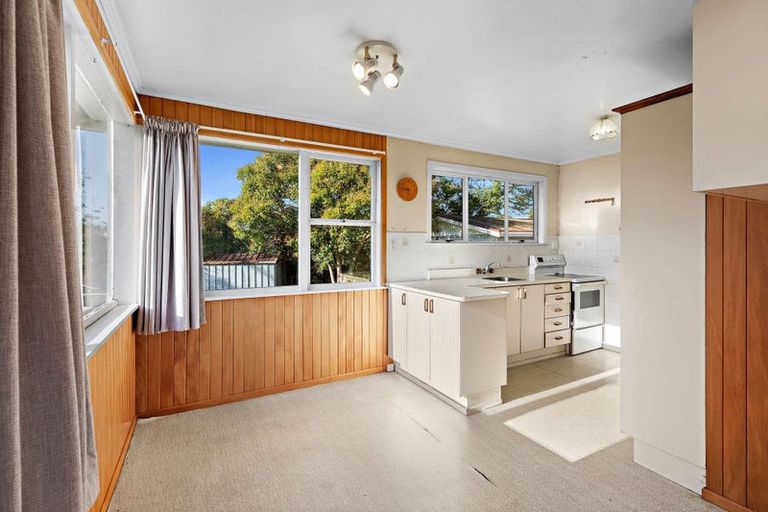 Photo of property in 21 Kuaka Place, New Lynn, Auckland, 0600