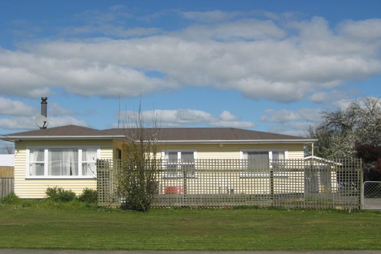 Photo of property in 28 Ngahina Street, Marton, 4710