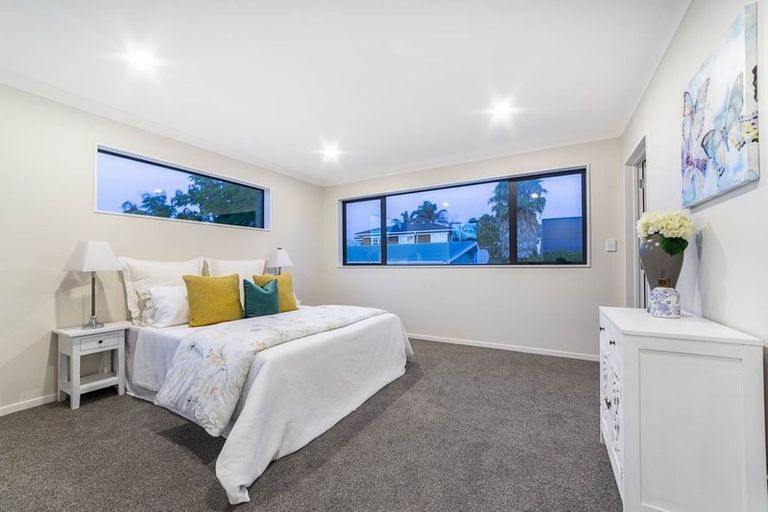 Photo of property in 27a Royal View Road, Te Atatu South, Auckland, 0610