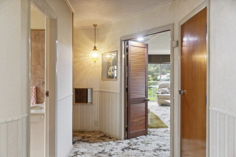 Photo of property in 103 Churchill Drive, Crofton Downs, Wellington, 6035