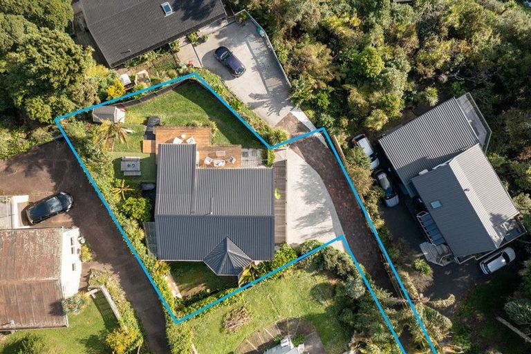 Photo of property in 1/106 Island Bay Road, Beach Haven, Auckland, 0626