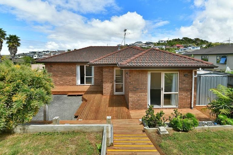 Photo of property in 11 Ambassador Glade, Orewa, 0931