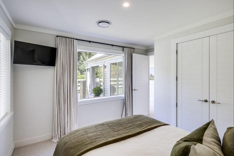 Photo of property in 12 Taruna Place, Havelock North, 4130