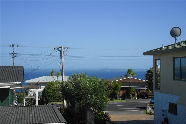 Photo of property in 2/1341 Whangaparaoa Road, Army Bay, Whangaparaoa, 0930