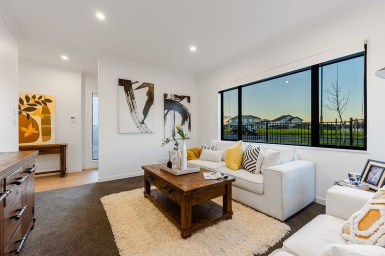 Photo of property in 39 Davey Crescent, Orewa, 0931