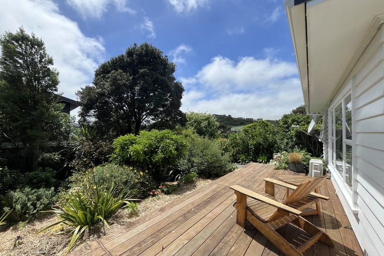 Photo of property in 2 Taupo Crescent, Plimmerton, Porirua, 5026