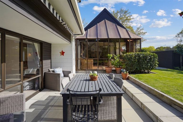 Photo of property in 33 Lavandula Crescent, Burnside, Christchurch, 8042