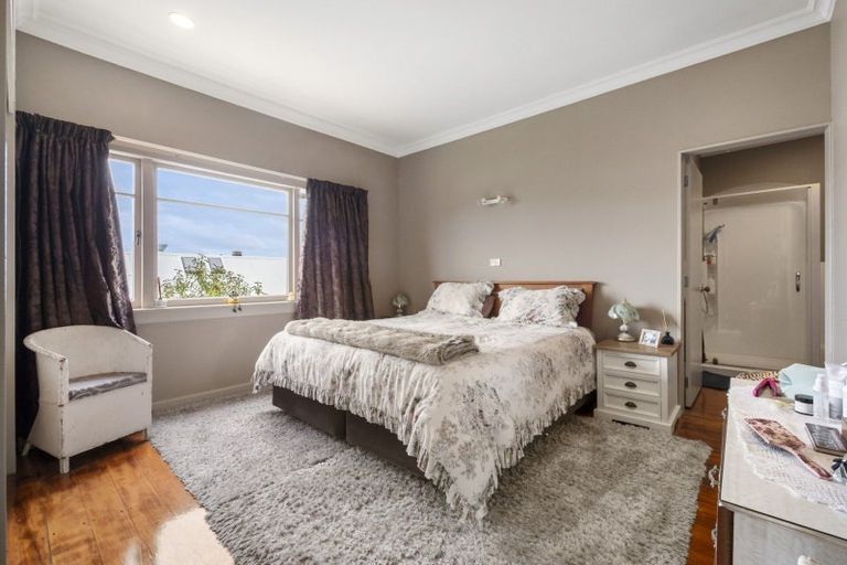 Photo of property in 37 Burrows Street, Tauranga South, Tauranga, 3112