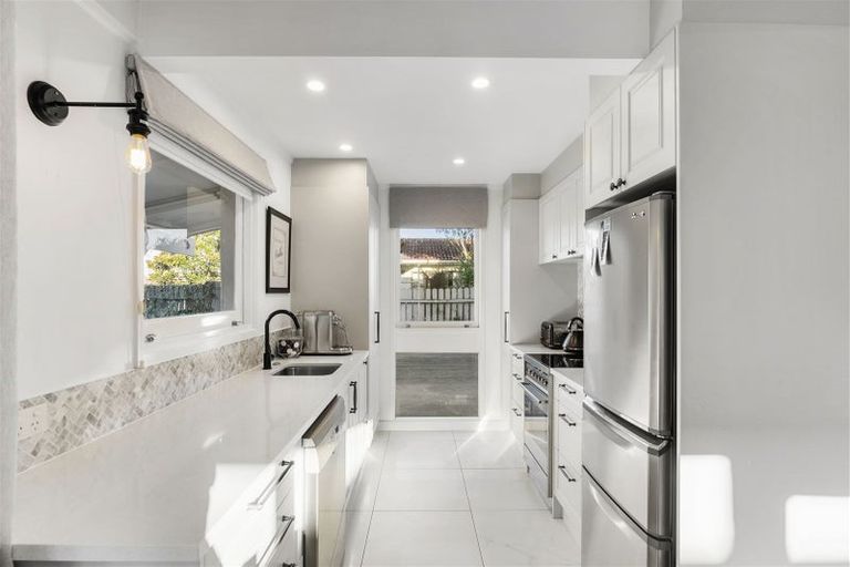 Photo of property in 52a Hatton Road, Orewa, 0931