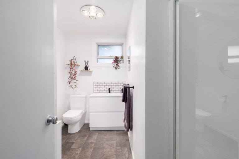 Photo of property in 146 Grimseys Road, Redwood, Christchurch, 8051