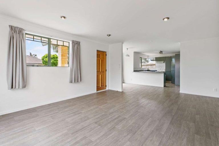 Photo of property in 27 Corinth Grove, Papamoa Beach, Papamoa, 3118