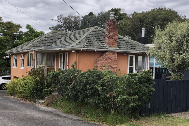 Photo of property in 1/32 Willerton Avenue, New Lynn, Auckland, 0600