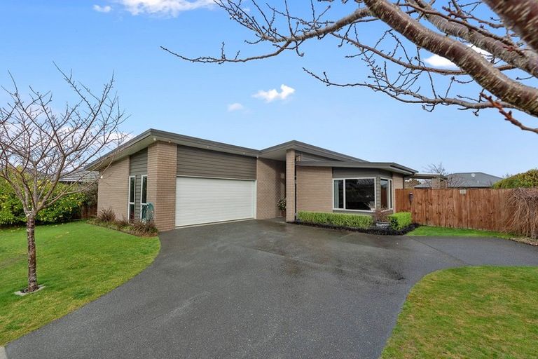 Photo of property in 6 Foxbury Court, Rototuna North, Hamilton, 3210