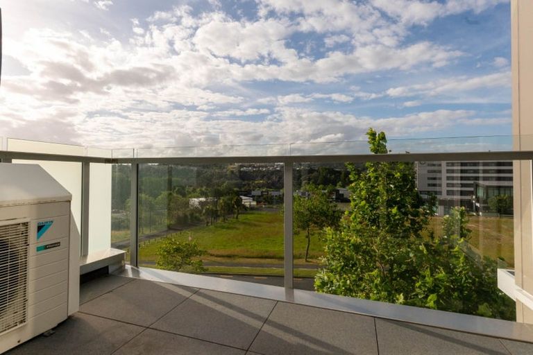 Photo of property in 209/1 Rose Garden Lane, Albany, Auckland, 0632