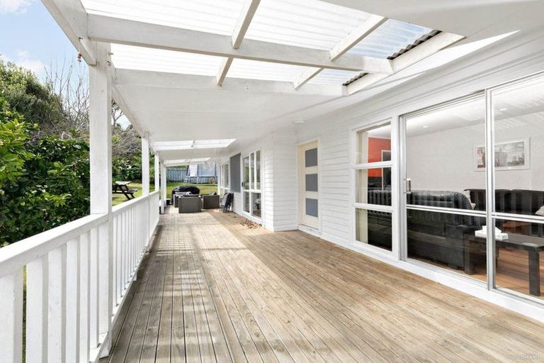 Photo of property in 48 Captain Scott Road, Glen Eden, Auckland, 0602