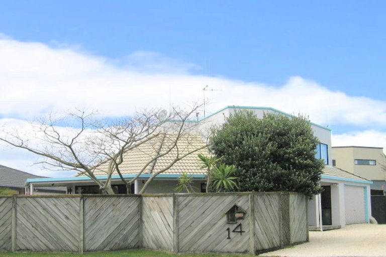 Photo of property in 2/14 Sunrise Avenue, Mount Maunganui, 3116