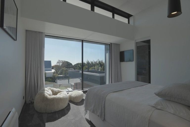 Photo of property in 281 Courtenay Street, Strandon, New Plymouth, 4312