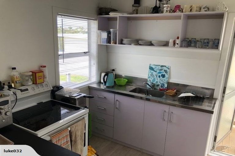 Photo of property in 12a Matai Road, Stanmore Bay, Whangaparaoa, 0932
