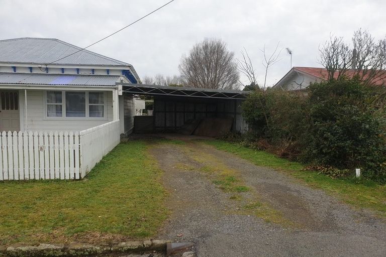 Photo of property in 6 Julian Street, Eltham, 4322