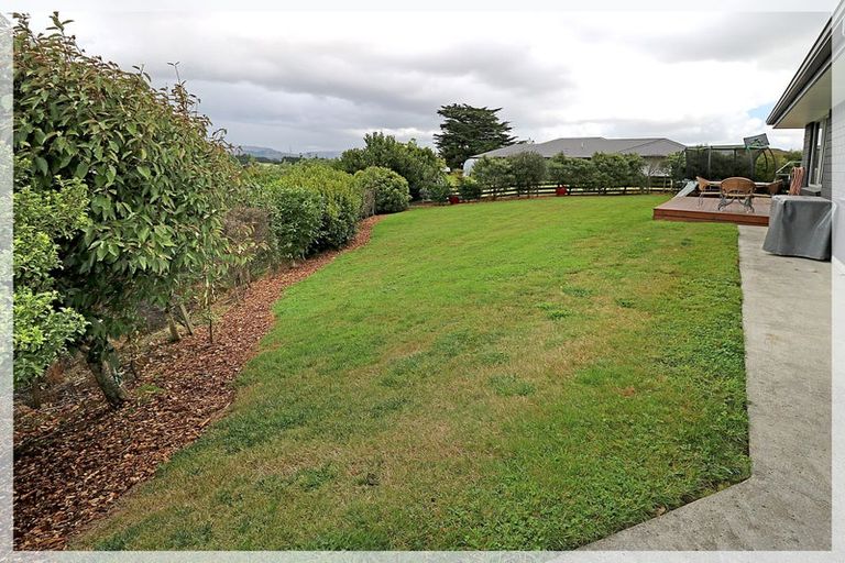 Photo of property in 17 Westwood Drive, Aokautere, Palmerston North, 4471