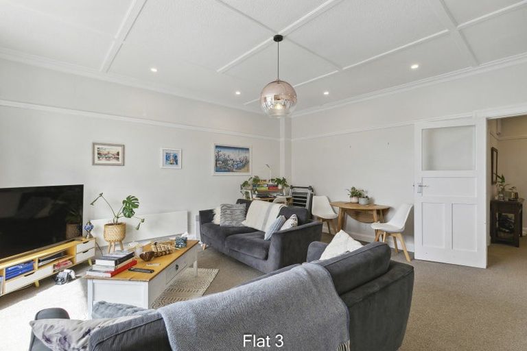 Photo of property in Coburn House, 246 Oriental Parade, Oriental Bay, Wellington, 6011