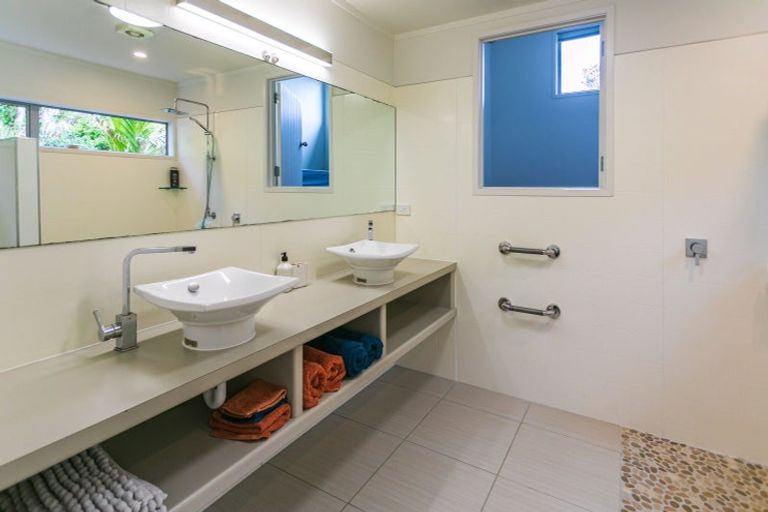 Photo of property in 402 Tuateawa Road, Tuateawa, Coromandel, 3583