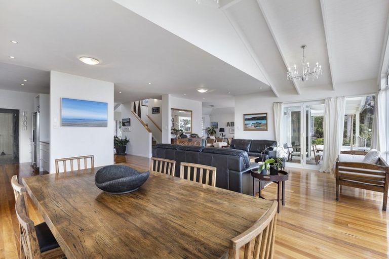 Photo of property in 100 Cornwallis Road, Cornwallis, Auckland, 0604