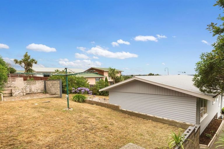 Photo of property in 129 Conclusion Street, Ascot Park, Porirua, 5024