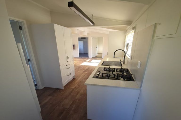 Photo of property in 187 Foster Road, Kumeu, 0891