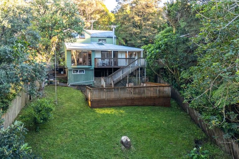 Photo of property in 704 South Titirangi Road, Titirangi, Auckland, 0604