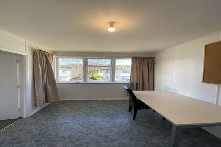 Photo of property in 19 Speargrass Grove, Timberlea, Upper Hutt, 5018