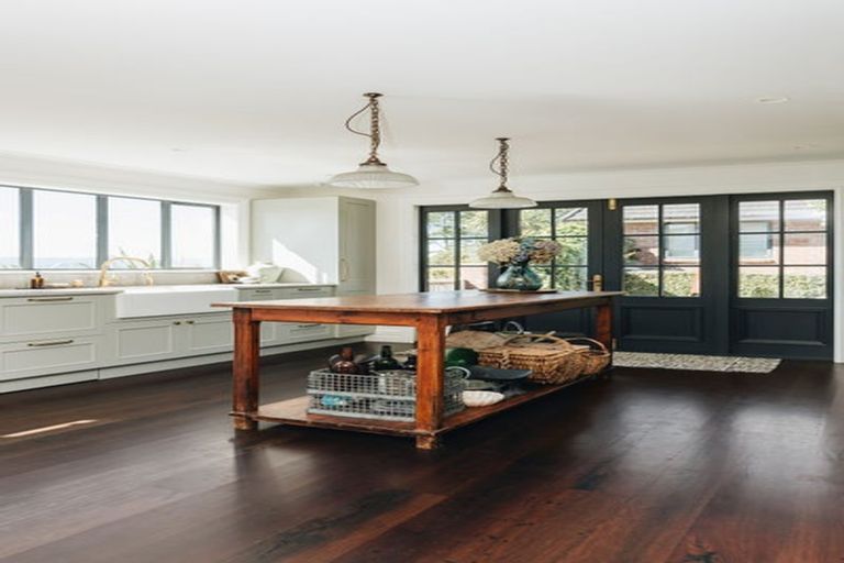 Photo of property in 350 Horokiwi Road, Horokiwi, Wellington, 5016