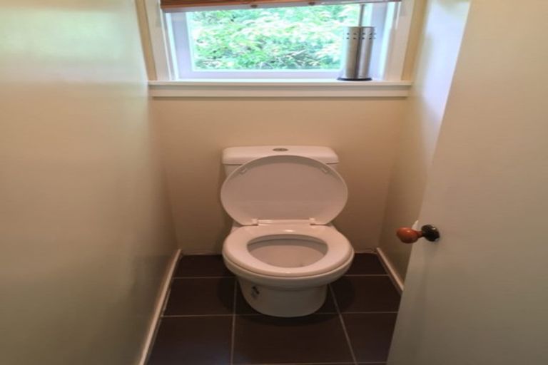 Photo of property in 1a Trojan Crescent, New Lynn, Auckland, 0600