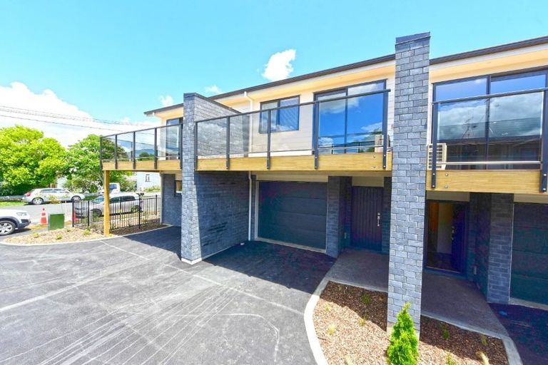 Photo of property in 2/47 Cook Street, Hamilton East, Hamilton, 3216