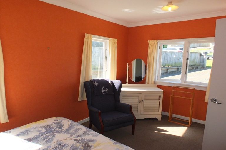 Photo of property in 14 Brown Terrace, Foxton Beach, Foxton, 4815