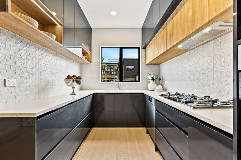 Photo of property in 22 Coast Garden Drive, Hobsonville, Auckland, 0616