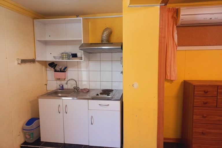 Photo of property in 9 Seaview Terrace, Northland, Wellington, 6012