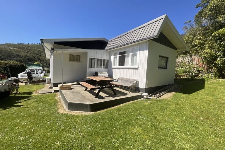 Photo of property in 22 Old Mill Road, Okiwi Bay, 7193