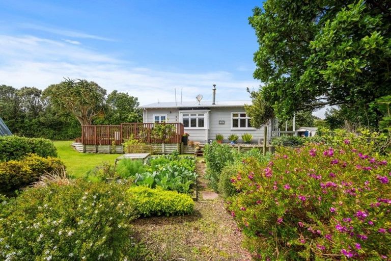 Photo of property in 183 Tasman Street, Opunake, 4616