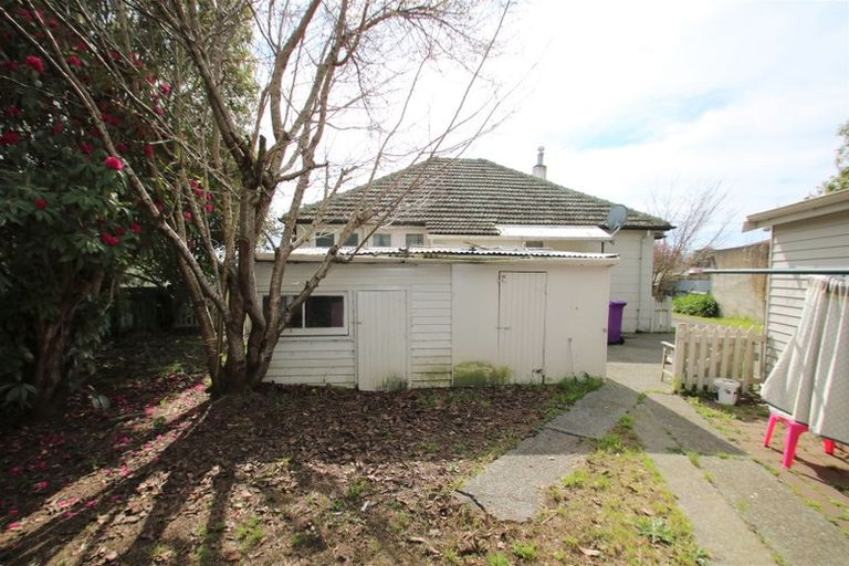Photo of property in 30 Goldsmith Crescent, Levin, 5510