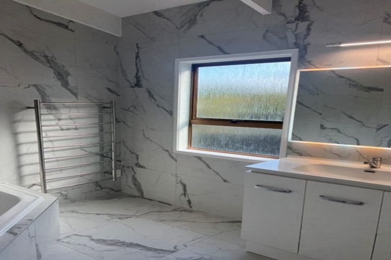 Photo of property in 10 Oban Road, Browns Bay, Auckland, 0630