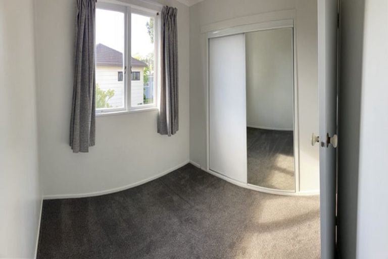 Photo of property in 1/12 Selwyn Crescent, Forrest Hill, Auckland, 0620