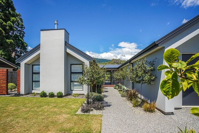 Photo of property in 50 Covent Drive, Stoke, Nelson, 7011