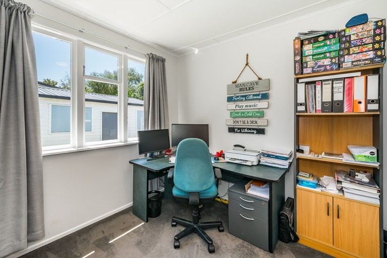 Photo of property in 3 Moa Road, Raumati Beach, Paraparaumu, 5032