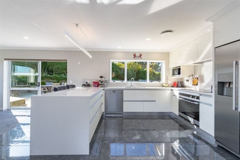Photo of property in 313 Maungaraki Road, Maungaraki, Lower Hutt, 5010